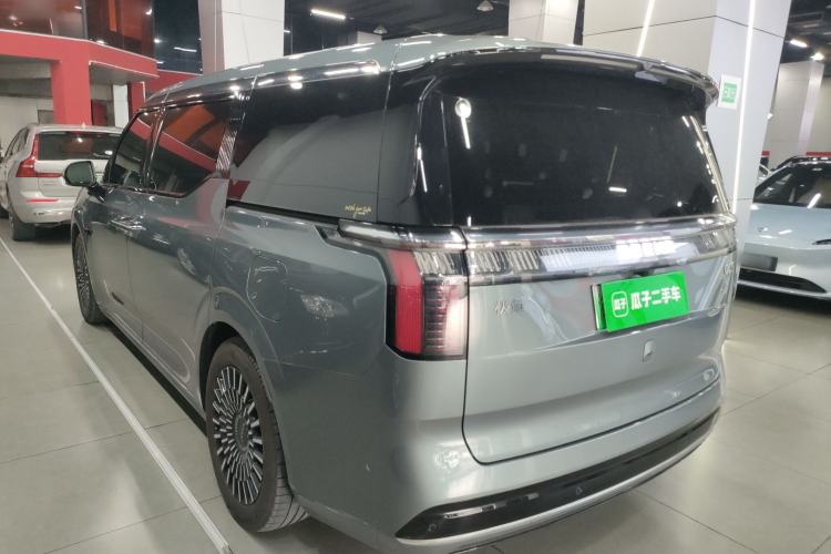 Used Zeekr 009 2024 7-Seater Walk-Through Version Four-Wheel Drive 108 kWh Exterior 2