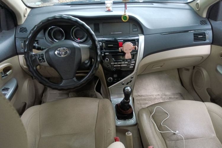 Used Great Wall C30 2013 1.5L Manual Luxury Model Center Console