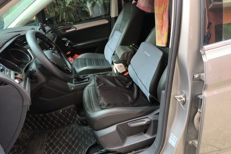 Used Volkswagen Touran 2018 Volkswagen Touran L 280TSI DSG Boundary Edition 7 Seats China V Emission Standard Left Front Seat