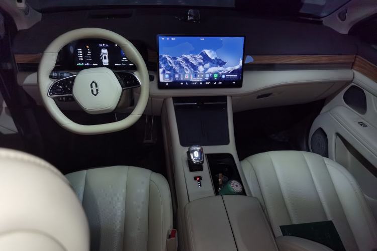 Used Hima AITO M7 2024 1.5T Rear-Drive Plus Version 5 Seats Center Console