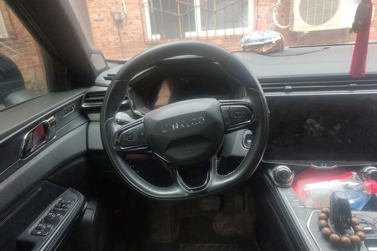 Used Lynk & Co 01 EM-P 2021 1.5TD PHEV Halo Steering Wheel