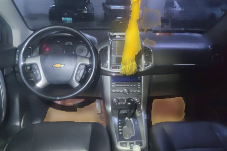 Used Chevrolet Captiva 2015 2.4L 4x4 Flagship Edition 7-Seater
