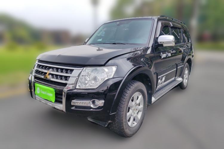 Used Mitsubishi Pajero 2016 3.0L Automatic Prestige Version China V Standard