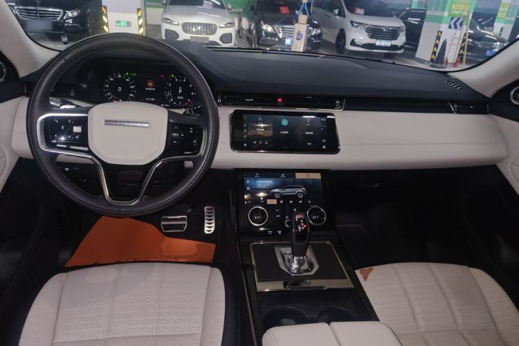 Used Land Rover Range Evoque 2022 Aurora L 249 PS R-Dynamic Luxury Edition Center Console