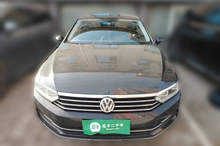 Used Volkswagen Magotan 2017 330TSI DSG Luxury Model Front