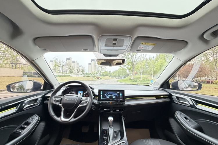 Used Roewe i5 2021 1.5L CVT Platinum Edition Interior 3