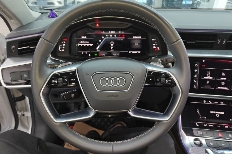 Used Audi A7L 2024 45TFSI quattro S-line Visionary Edition Flow Crystal Package Steering Wheel