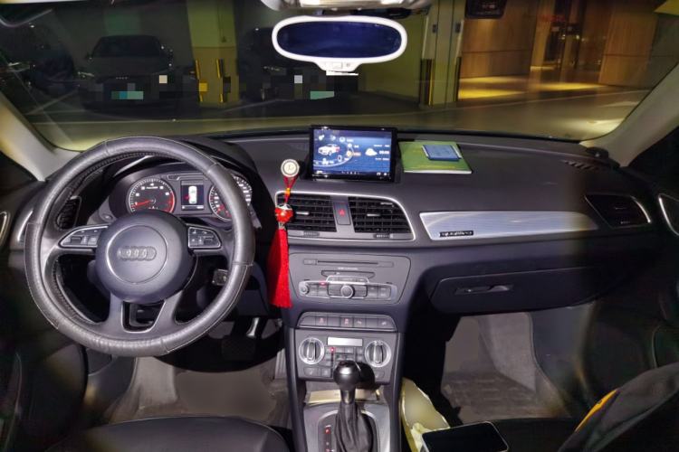 Used Audi Q3 2015 35 TFSI quattro Technology Edition Center Console