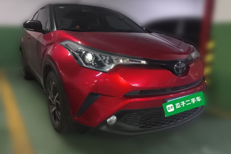 Used Toyota C-HR 2018 2.0L Leading with Sunroof China VI Standard Front Right 45 Deg