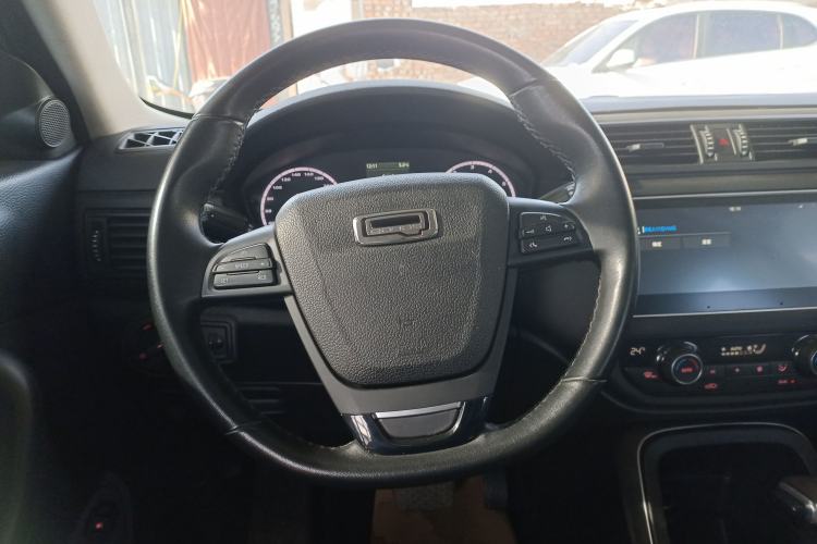 Used Qoros 5 2018 Revised Version 1.6T Automatic Leading Edition