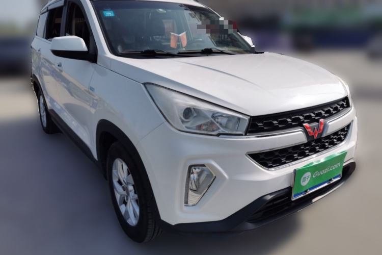 Used Wuling Hongguang S3 2018 1.5T Manual Luxury Model China V Standard Front Right 45 Deg