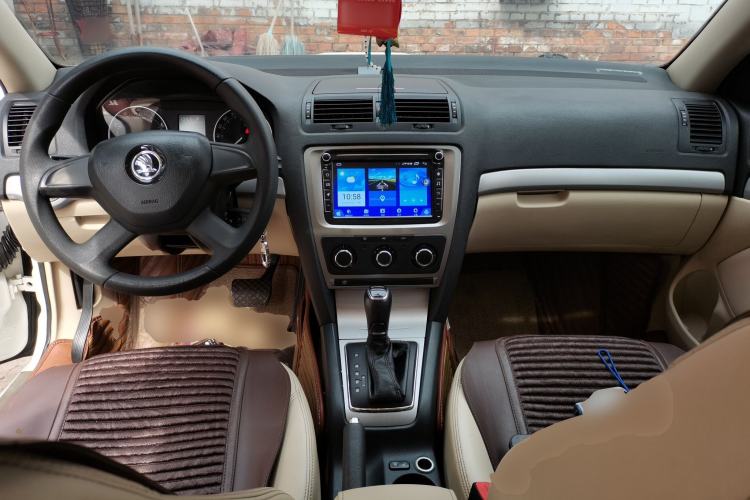 Used Skoda Octavia 2015 Classic Model 1.6L Automatic Yijie Version
