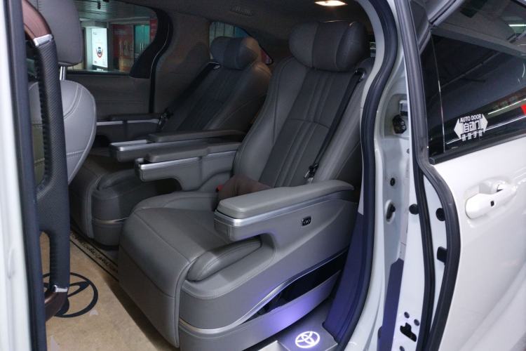 Used Toyota SIENNA 2023 2.5L Hybrid Comfort Edition Left Rear Seat