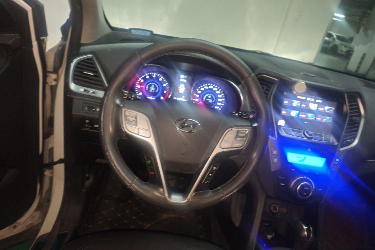 Used Hyundai Santa Fe 2013 2.4L Automatic Two-Wheel Drive Smart Version
