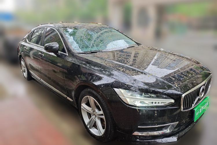 Used Volvo S90 2019 T5 Zhiyi Edition Front Right 45 Deg