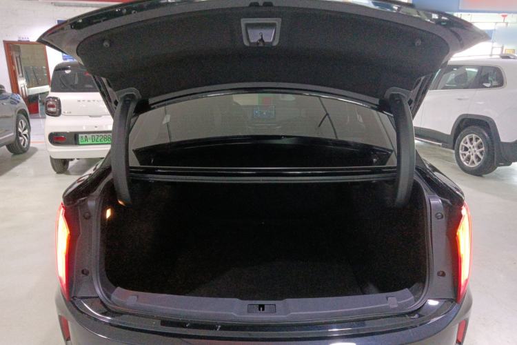 Used Hongqi E-QM5 2023 560km PLUS
