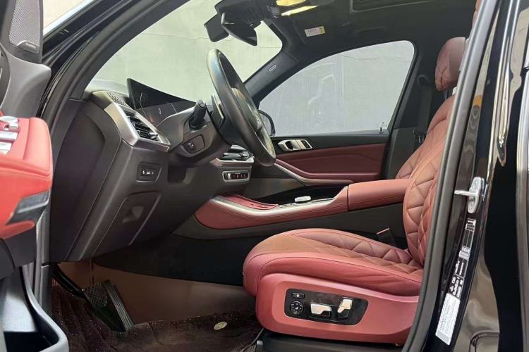 Used BMW X5 2023 xDrive 40Li M Sport Night Edition Package Interior 6