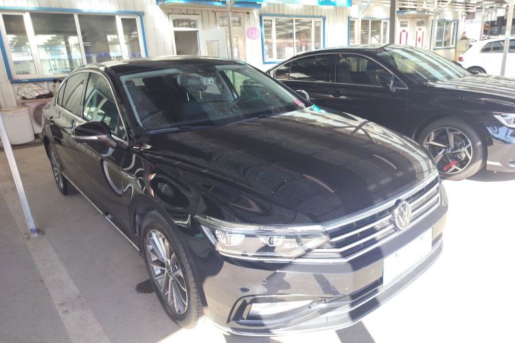 Used Volkswagen Magotan 2020 380TSI DSG Luxury Version Front Right 45 Deg