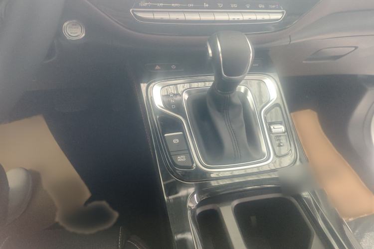 Used GAC Trumpchi M6 2023 PRO 270T DCT Luxury Edition Gear Lever