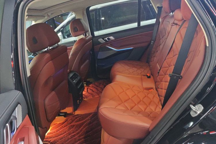 Used BMW X5 2022 xDrive 30Li Luxury M Sport Package