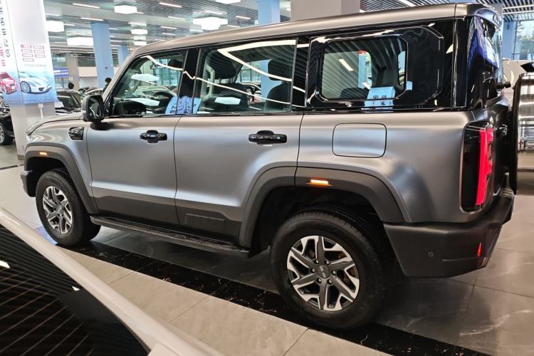 Used BAIC Off-Road BJ40 2024 2.0T All-New Urban Hunter Edition Chivalrous Style