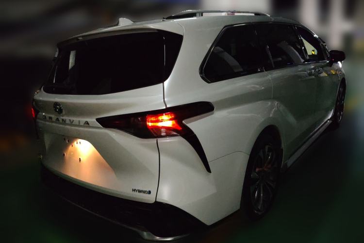 Used Toyota Granvia 2023 2.5L Hybrid Prestige PLUS Edition Rear Right 45 Deg