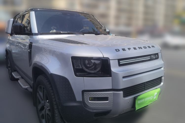 Used Land Rover Defender 2023 Facelift 110 3.0T P400 Dark Edition Front Right 45 Deg