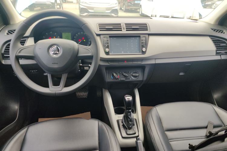 Used Skoda Fabia 2015 1.4L Automatic Front-Drive Model
