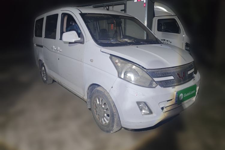 Used Wuling Rongguang V 2015 1.2L Standard Version Front Right 45 Deg