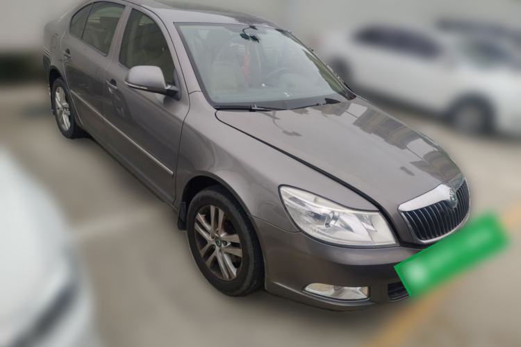 Used Skoda Octavia 2013 1.6L Automatic Yijun Edition Front Right 45 Deg