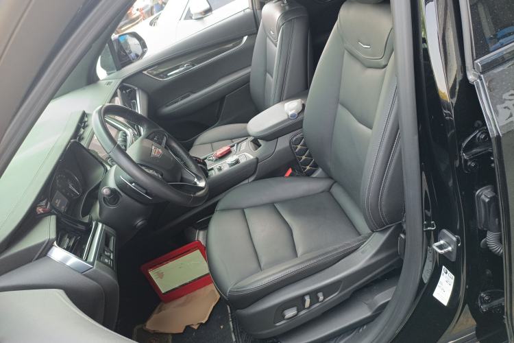 Used Cadillac XT6 2020 28T Six-Seater Luxury Sporty Enjoy-the-Comfort Safety Edition Left Front Seat