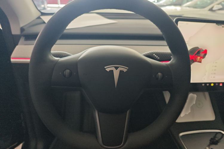 Used Tesla Model Y 2024 Rear-Wheel-Drive Version Steering Wheel