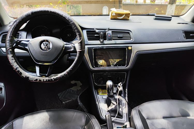 Used Volkswagen Lavida 2015 230TSI DSG Comfort Edition
