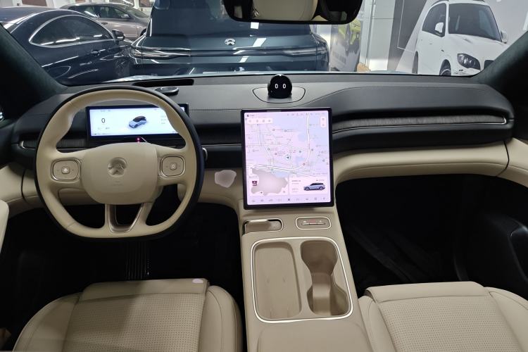 Used Nio ES6 2023 75 kWh Center Console