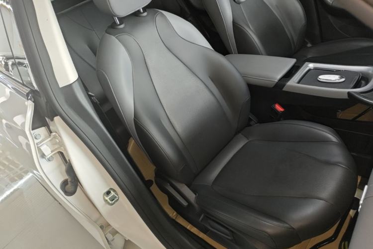 Used Dongfeng NAMMI 01 2024 New Edition 330 Air Right Front Seat