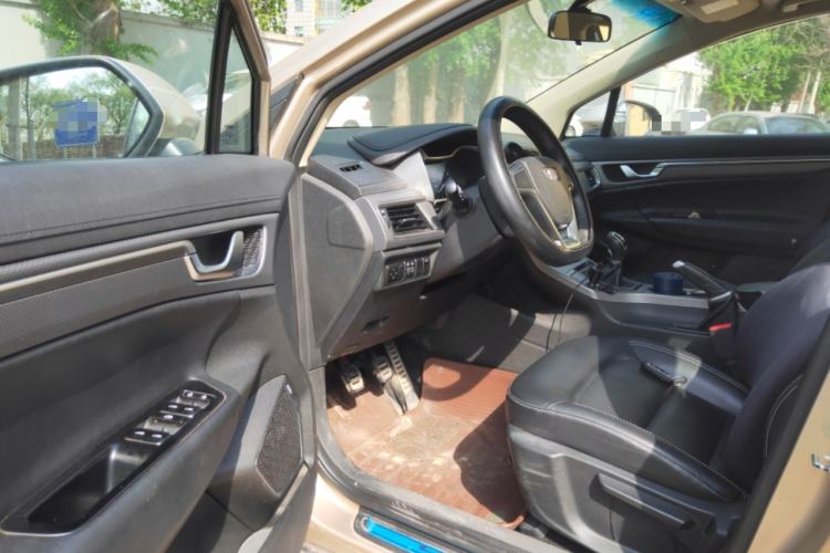 Used Geely Auto Emgrand GS 2016 Sports Edition 1.8L Manual LingShang Model Driver Seat