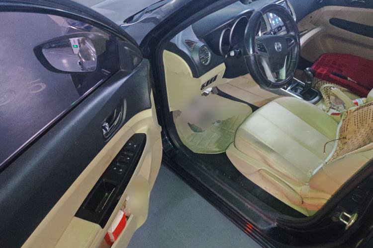 Used Changan Eado 2015 1.6L Manual Luxury Model China IV Standard