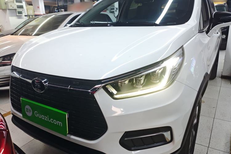 Used BYD Yuan New Energy 2019 EV360 Smart Connect Enjoyment Model
