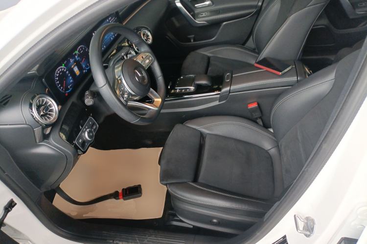 Used Mercedes-Benz A-Class 2022 Revised Version A 200 L Sport Sedan Fashionable Style