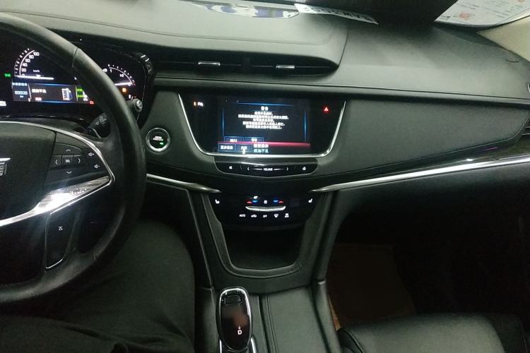 Used Cadillac XT5 2017 Anniversary Edition 25T Luxury Model