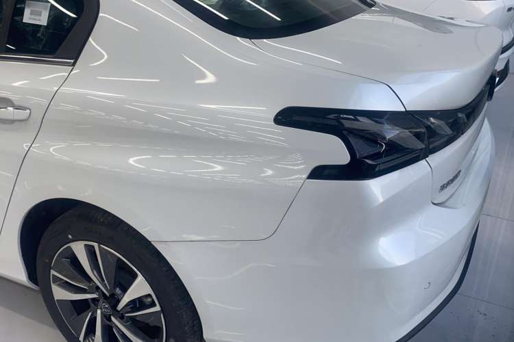 Used Peugeot 408 2022 1.6T Light-Chasing Edition
