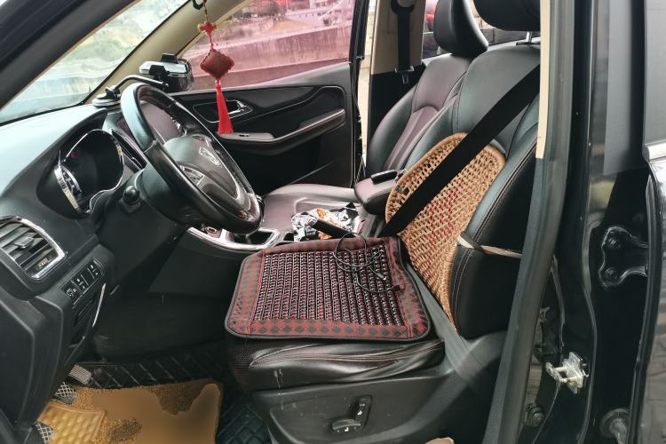 Used Baojun 560 2015 1.8L manual luxury version