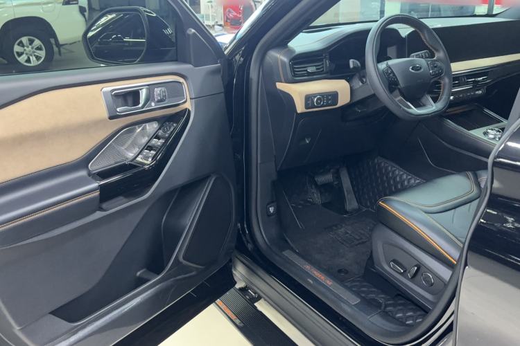 Used Ford Explorer 2024 2.3T EcoBoost Kunlun Peak Edition 7-Seater
