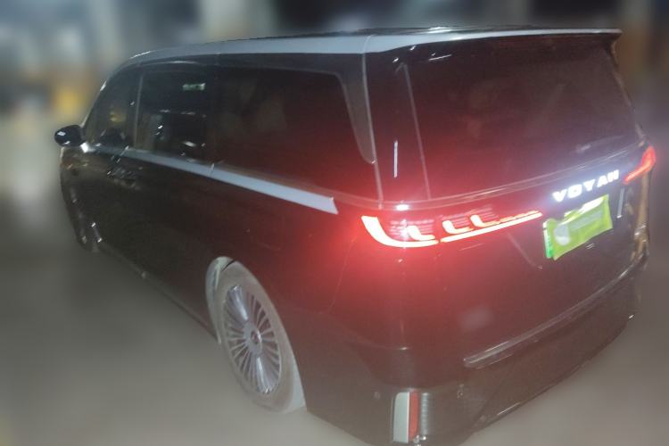 Used VOYAH Dream 2025 PHEV Four-Wheel-Drive Flagship Version – Qiankun Edition