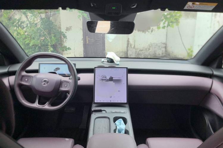 Used Nio ET5 2022 75 kWh Center Console