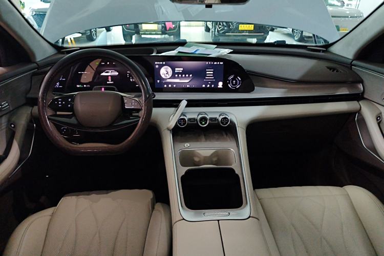 Used EXEED Stellar C-DM 2025 200 with Ultra-Long Range Max All-Wheel Drive
