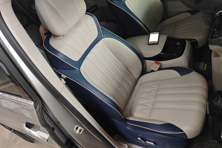 Used Roewe iMAX8 2022 400TGI Celebration Edition