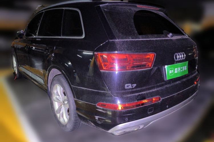 Used Audi Q7 2018 40 TFSI Comfort Model