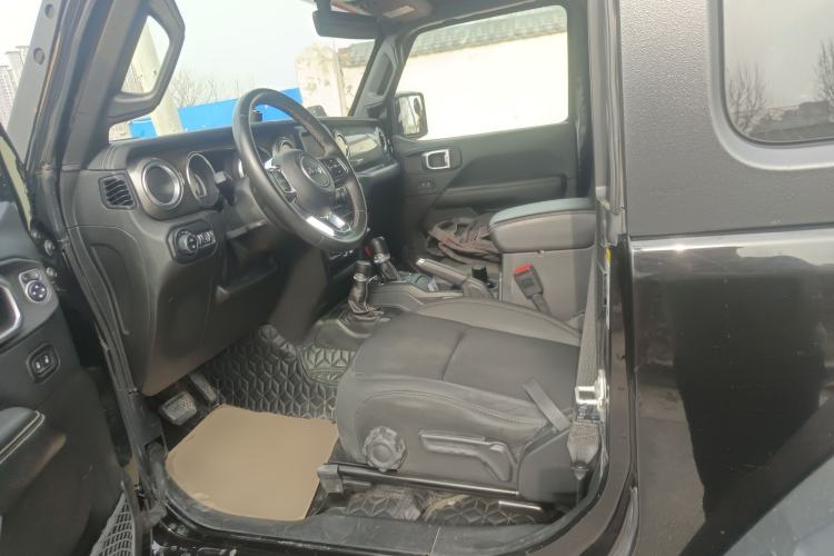 Used Jeep Wrangler 2018 2.0T Sahara Two-Door Edition Left Front Seat