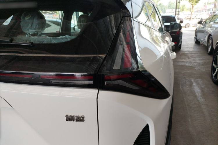 Used Geely Auto Emgrand X7 Sport 2024 1.5TD Smart Connect+